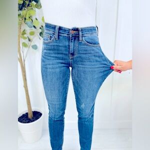 JUDY BLUE RELAXED FIT SKINNY JEANS-SOLD